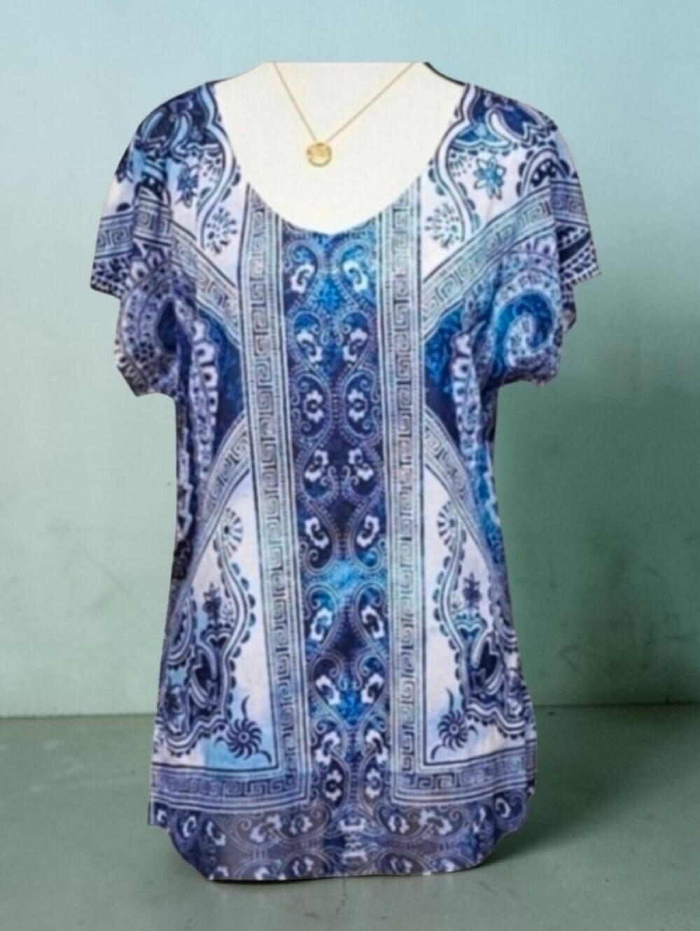 New Directions Nwt Lightweight Vneck Large Mosaic Tile Pattern Poly Knit Blouse